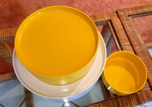 lot 37 image: Lot Of Heller Vignelli Dinnerware