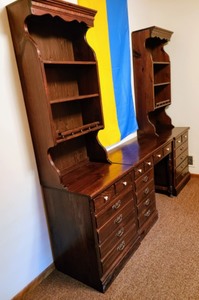 lot 40 image: Large Bookshelf Unit