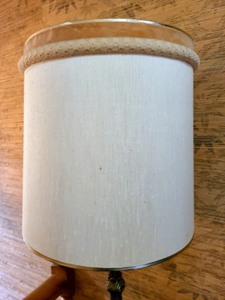 lot 17 image: Vintage Brass Table Lamp