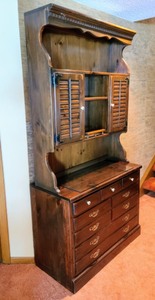 lot 41 image: Wooden Hutch