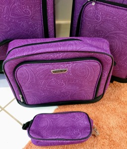 lot 134 image: Purple Luggage Set