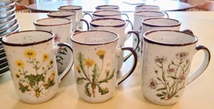 lot 137 image: Vintage Floral Stoneware Dish Set