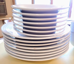 lot 139 image: Pfaltzgraff White Dish Set