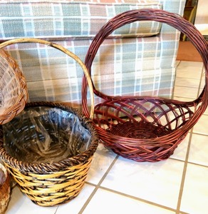 lot 172 image: Decorative Baskets