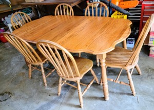 lot 183 image: Oak Dinning Table With Six Chairs