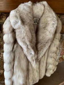 lot 189 image: Ladies Fur Coat
