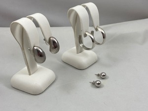 lot 3 image: 3 Pairs of Sterling Silver Earrings