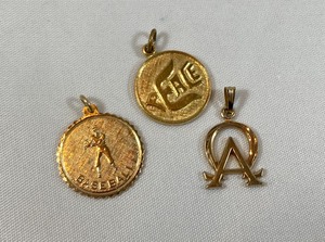 lot 17 image: Lot of 3 Gold Filled Pendants