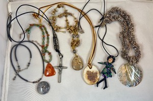 lot 31 image: Lot of 7 Statement Necklaces Gemstones & Shells