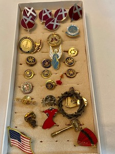 lot 39 image: Lot of Vintage Pins, 1 is 10k Gold Filled