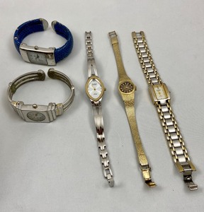 lot 42 image: Lot of 5 Womens Watches- Seiko, Amitron Diamond, Vivani, Cannes