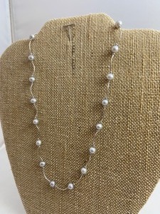 lot 45 image: 14k White Gold & Pearl Necklace