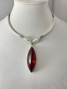 lot 48 image: Gorgeous Sterling Silver Pendant Necklace w Amber Colored Stone