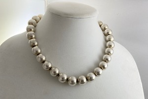 lot 50 image: Silver Bead Necklace