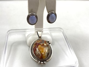 lot 54 image: H. Spencer Sterling & Agate Pendant w Pair of Sterling Earrings