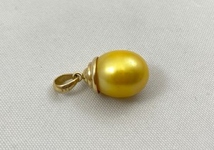 lot 58 image: 14k Yellow Gold & Pearl Pendant