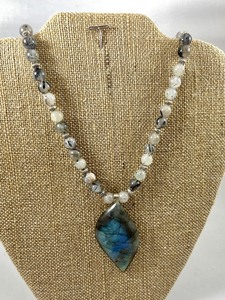 lot 65 image: Labradorite & Tourmalinated Quartz Necklace