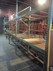 lot 118 image: TEARDROP PALLET RACKING