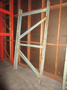 lot 155 image: TEARDROP PALLET RACKING - LOOSE