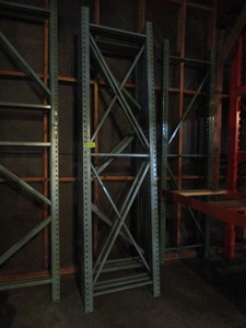 lot 156 image: TEARDROP PALLET RACKING - LOOSE