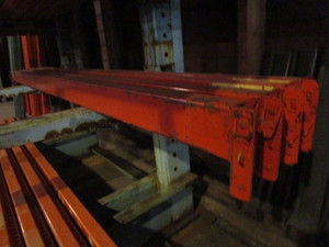 lot 182 image: TEARDROP PALLET RACKING CROSS BEAMS - LOOSE