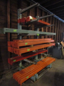 lot 200 image: HEAVY STEEL CANTILEVER RACK