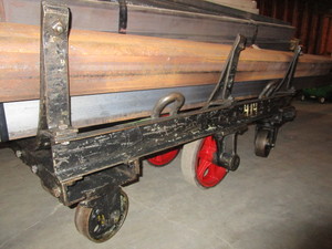 lot 203 image: VINTAGE STEEL STOCK CART