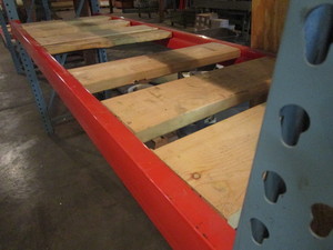 lot 106 image: TEARDROP PALLET RACKING