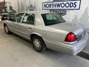 lot 7 image: 2006 Mercury Grand Marquis -No Reserve-
