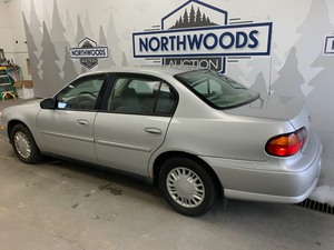 lot 8 image: 2001 Chevy Malibu -No Reserve-