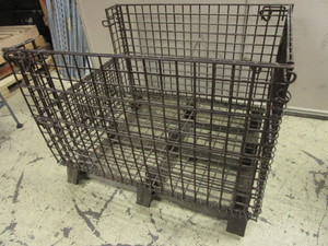 lot 229 image: METAL STORAGE CAGE, WITH PALLET JACK ACCESSIBILITY