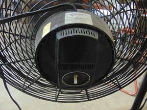 lot 24 image: Adjustable Fan on Stand