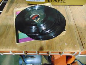 lot 28 image: Lot of Records