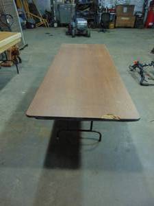 lot 58 image: 8 Wood Table