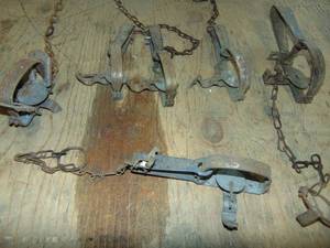 lot 107 image: Lot of Traps