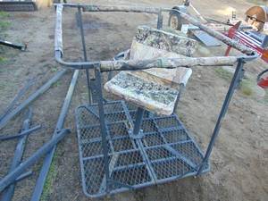 lot 154 image: Tri-pod Hunting Stand