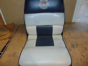 lot 156 image: Alumacraft Boat Seat
