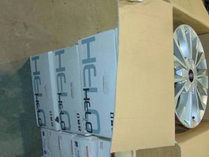 lot 183 image: (4) Hyundai Sonata Rims