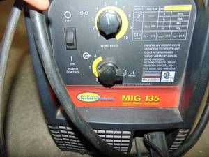 lot 201 image: Northern Industrial Mig 135 Wire Feed Welder