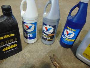 lot 204 image: Misc Lot Of Oils