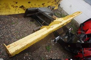 Snow Wolf Ultra Series Ultra 108 Universal Skid Loader Mount 9 Snow Plow