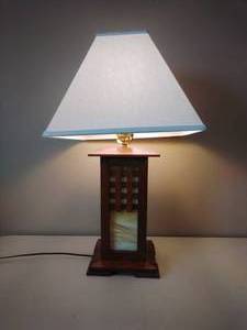 lot 26 image: Mission Style Tabletop Lamp