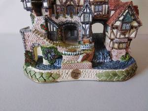 lot 28 image: David Winters Quindene Manor
