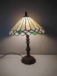 lot 57 image: GORGEOUS Stained Glass Tabletop Lamp