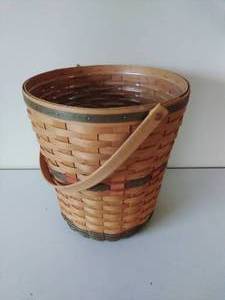 lot 79 image: Longaberger Red & Green Handled Basket