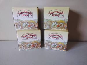 lot 93 image: Four David Winter Collectibles