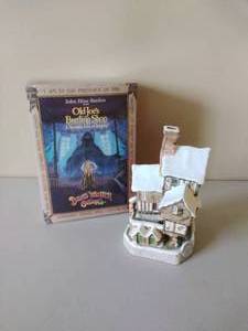 lot 102 image: David Winters Old Joes Beetling Shop