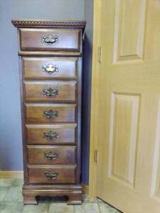lot 109 image: Lingerie Chest