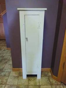 lot 111 image: Shabby Chic White Cabinet