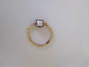 lot 5 image: 14K Gold Gruen Ladies Watch